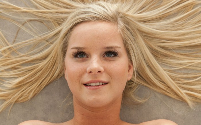 Miela marry blonde provocative afkomstig